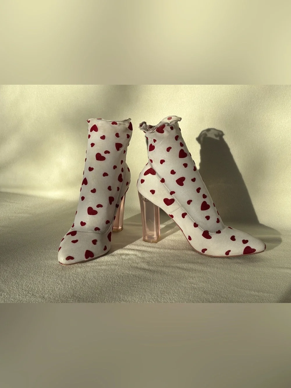 Sugar Thrillz Lovesick Mesh Sock Booties Hearts Lucite Heel Womens Size 7
